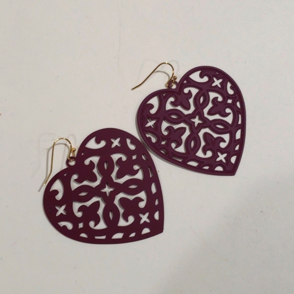 Maroon Filigree Heart Earrings with Gold Hooks – Elegant Women's Fashion Jewelry - Picture 4 of 9